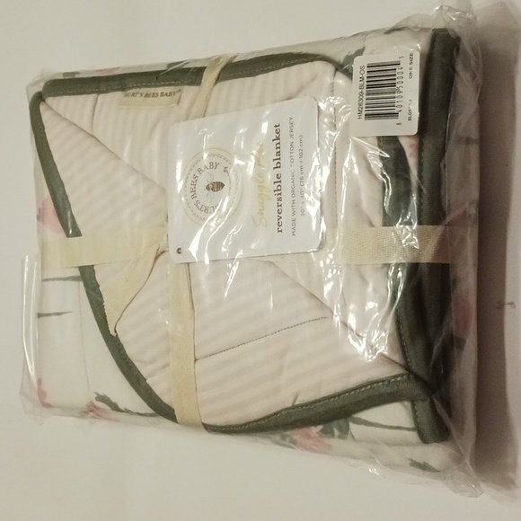 Burt's Bees Baby Snuggle Bee Reversible Blanket - Picture 1 of 5